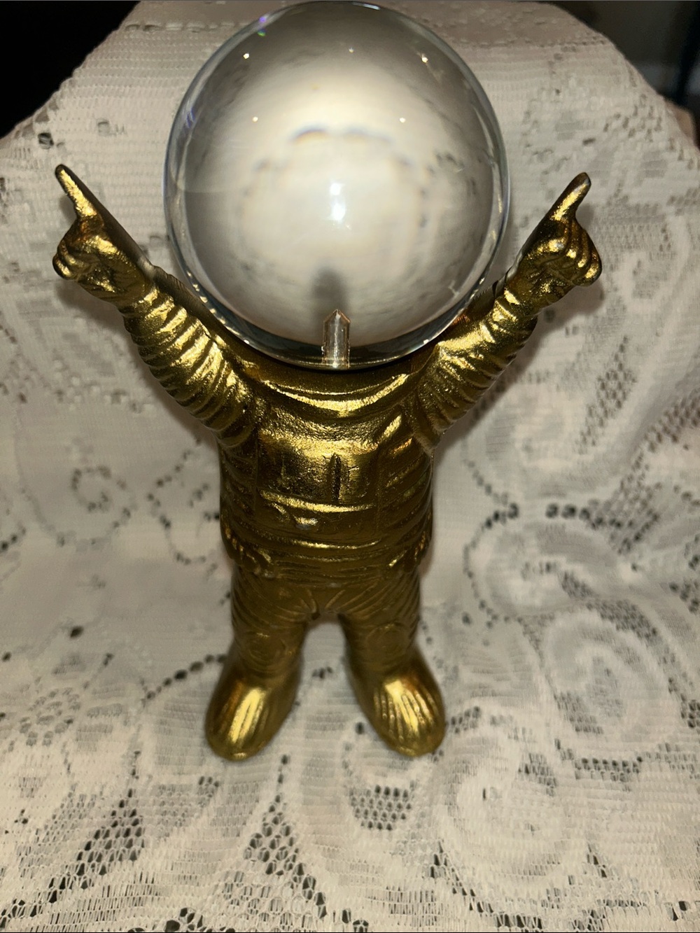 Gold Astronaut Sculpture Crystal Globe Helment - Picture 5 of 8